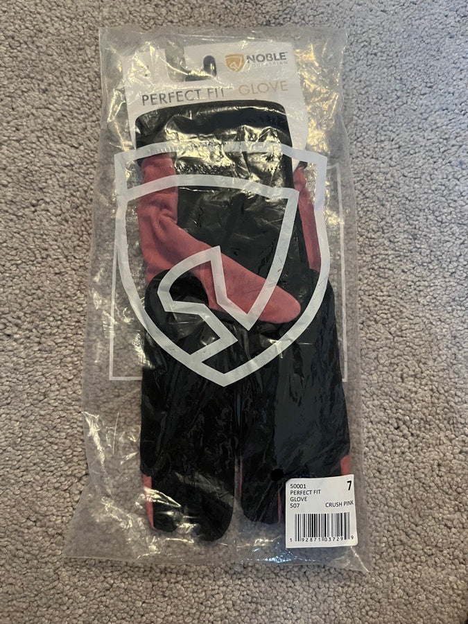 Noble equestrian gloves
