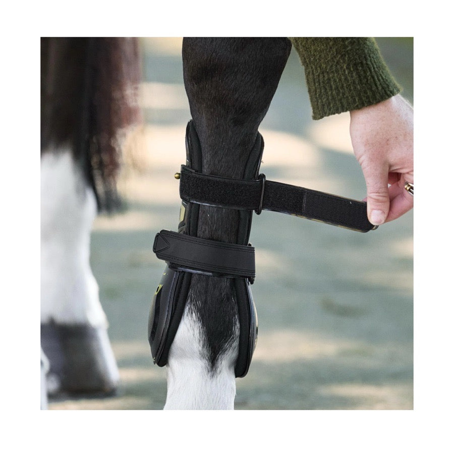 NWT Back On Track Airflow Therapeutic Front Tendon Boots. Size Med/Full