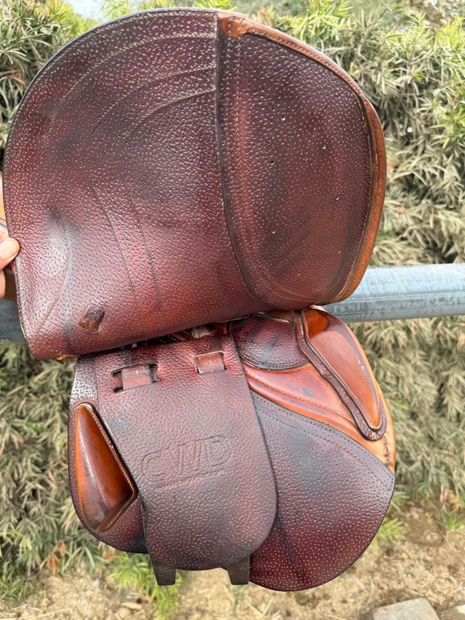 CWD 15.5” saddle