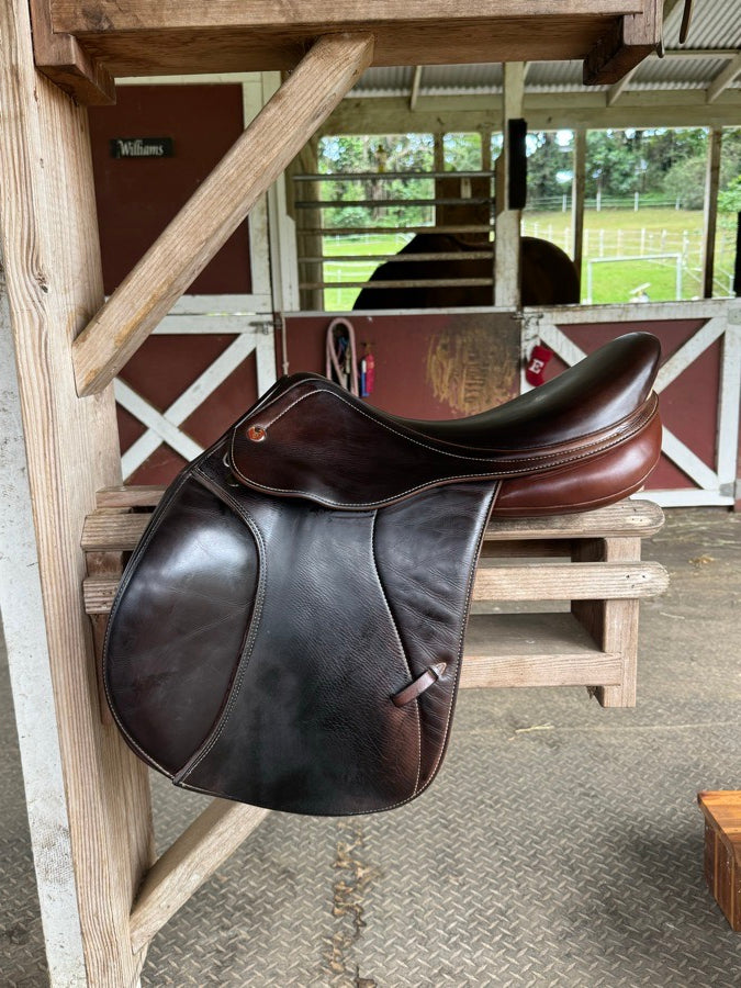PRESTIGE 17” Prestige Paris Jumping Saddle