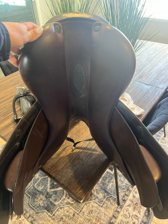 Equipe saddle 17.5”