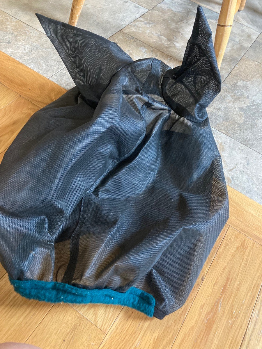 Horse size loose fly mask