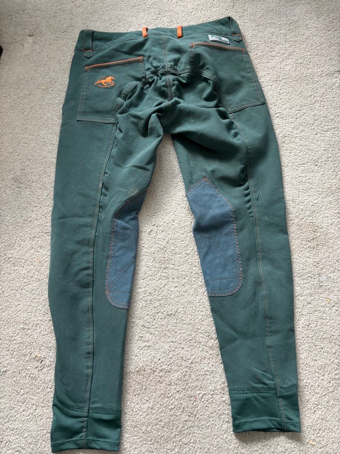 30R Piper knit, green with orange, knee patch. Good condition