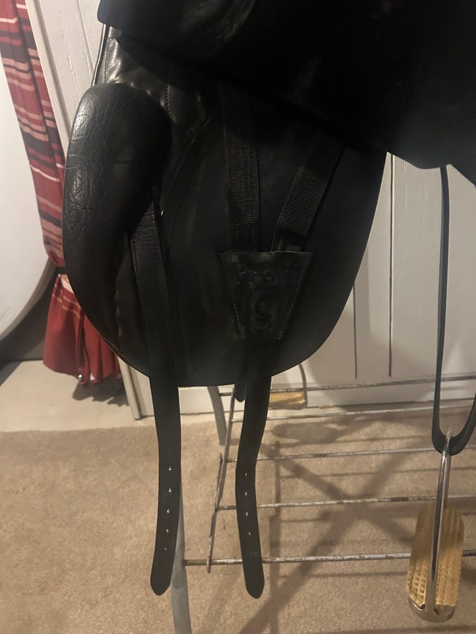 OTTO SCHUMACHER 17.5” Dressage Saddle (2)