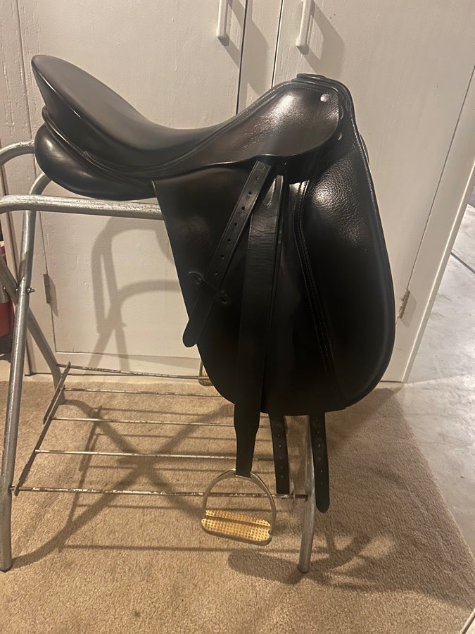 OTTO SCHUMACHER 17.5” Dressage Saddle (5)
