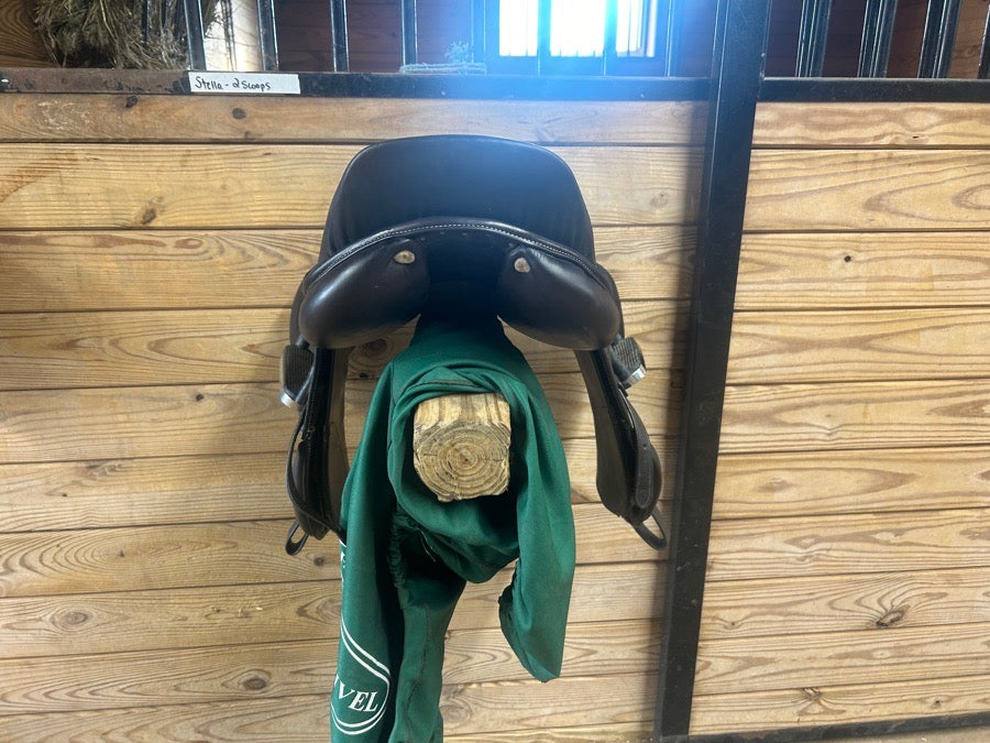 HDR Saddle 17.5"