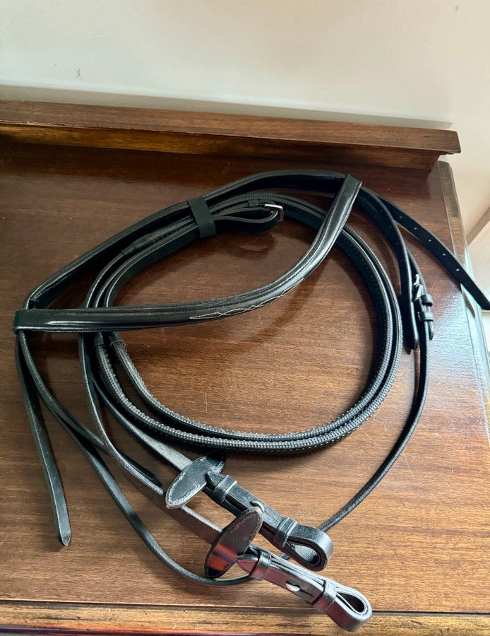 Black oversize bridle & reins (incomplete)