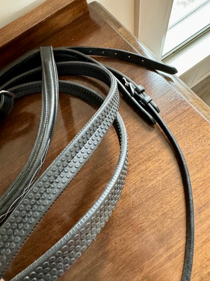 Black oversize bridle & reins (incomplete)