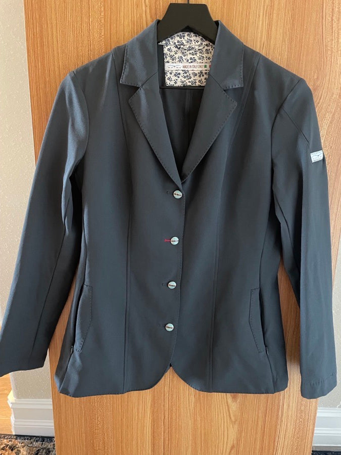 ANIMO Animo Show Coat Size I-46 D-40 Gray