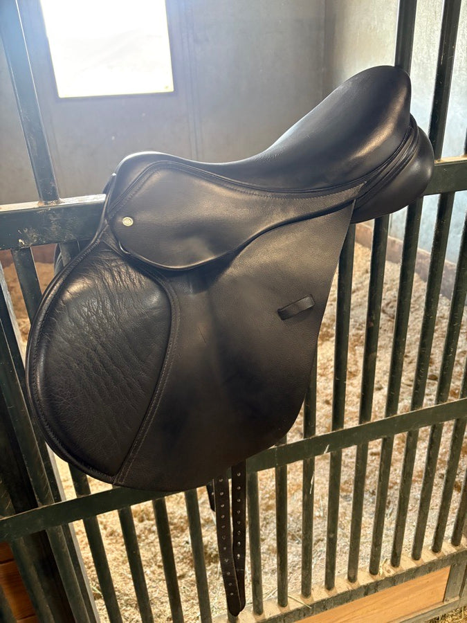 17.5″ Custom Saddlery Fleur De Lys *Wool Flocked*