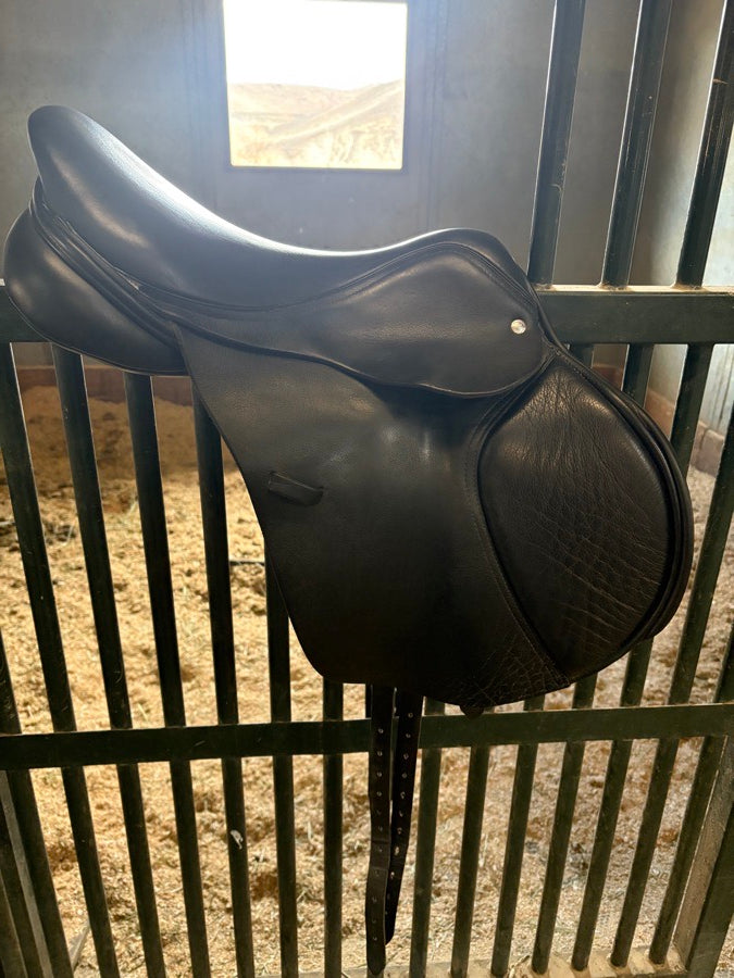 17.5″ Custom Saddlery Fleur De Lys *Wool Flocked*