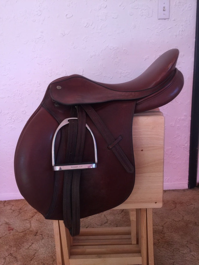 CROSBY Crosby XL Close Contact 17” Saddle w/ Leathers (2)