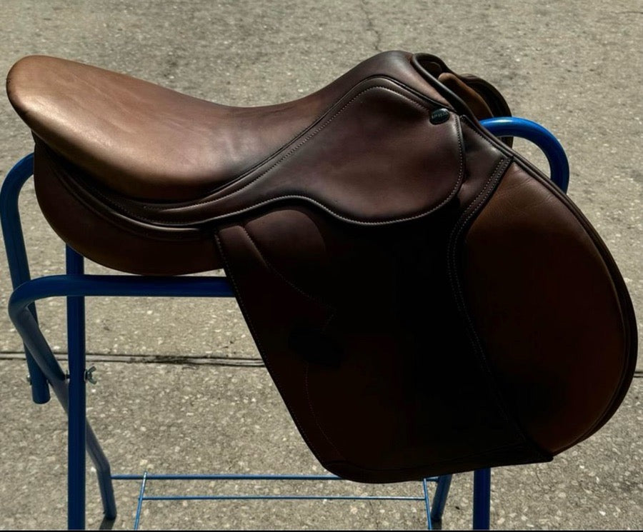 17.5” HDR Close Contact saddle