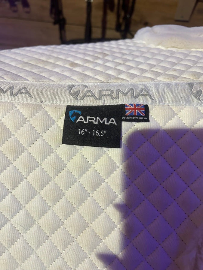 ARMA Brand new ARMA Supafleece show pad (fits 16, 16.5, 17in saddles!)