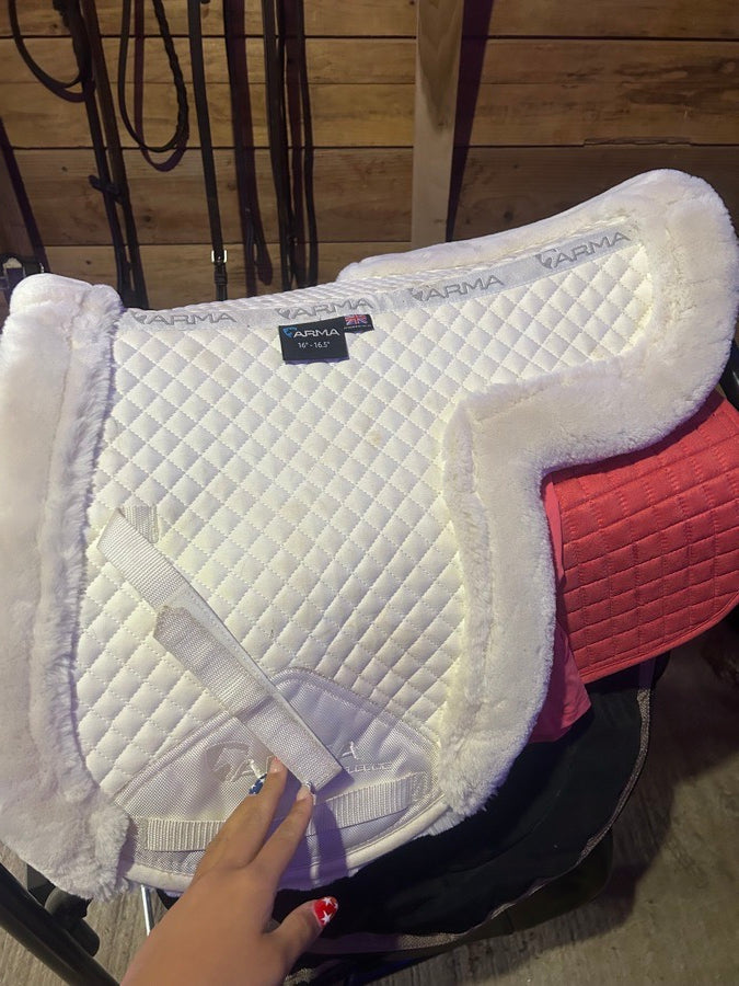 ARMA Brand new ARMA Supafleece show pad (fits 16, 16.5, 17in saddles!) (3)