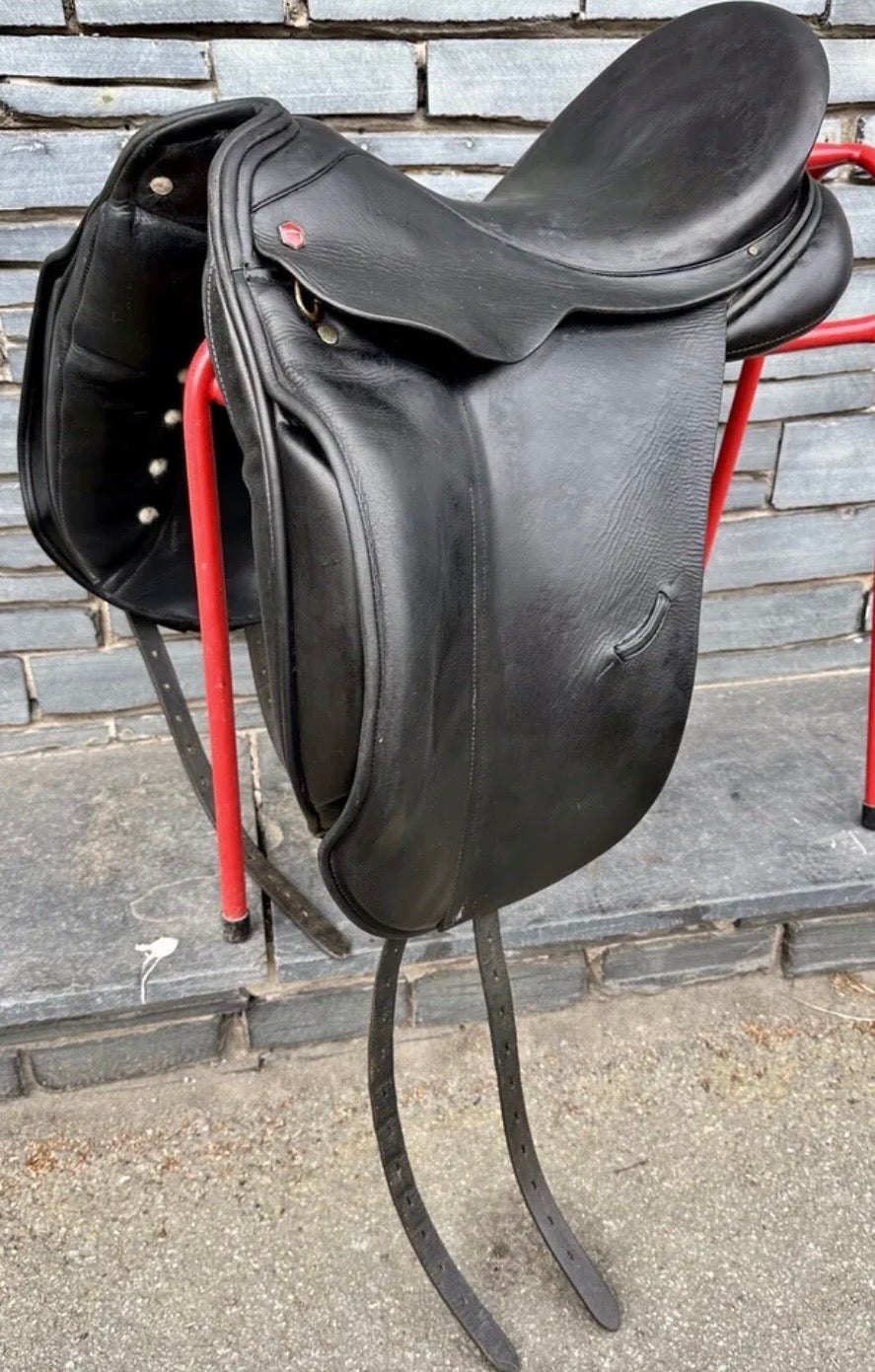 ALBION 18” MW Albion SLK Ultima Dressage Saddle - Black - Medium-Wide (3)