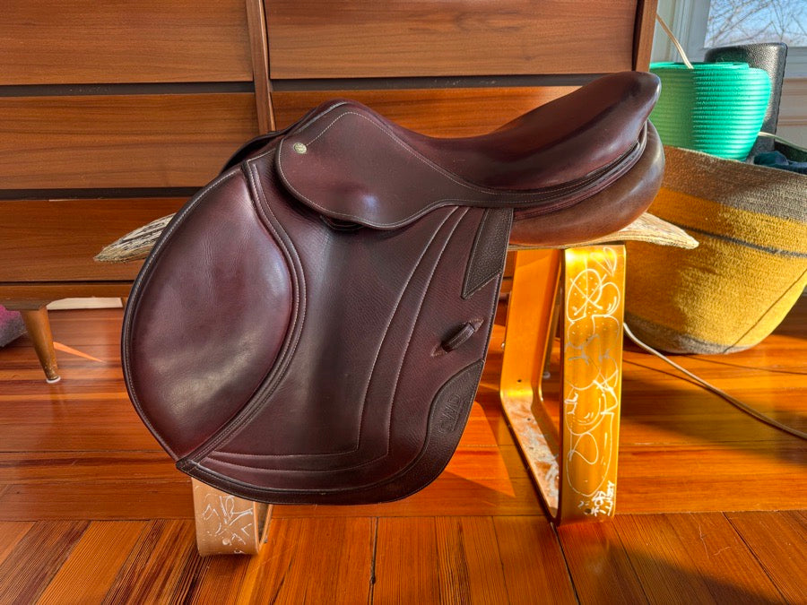 17.5” 2011 CWD SE01 Jump Saddle - Full Calf - 4C Flaps