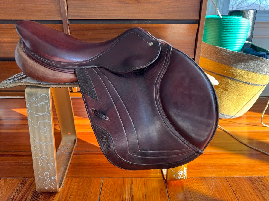 17.5” 2011 CWD SE01 Jump Saddle - Full Calf - 4C Flaps