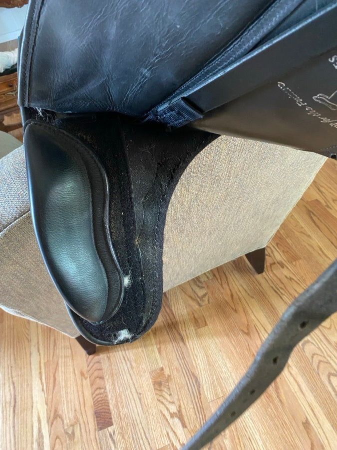 FRANK BAINES 2021 18” Frank Baines Pirouette Saddle (3)