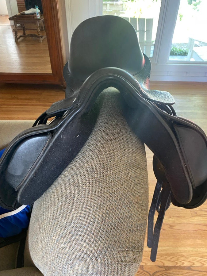 FRANK BAINES 2021 18” Frank Baines Pirouette Saddle (2)
