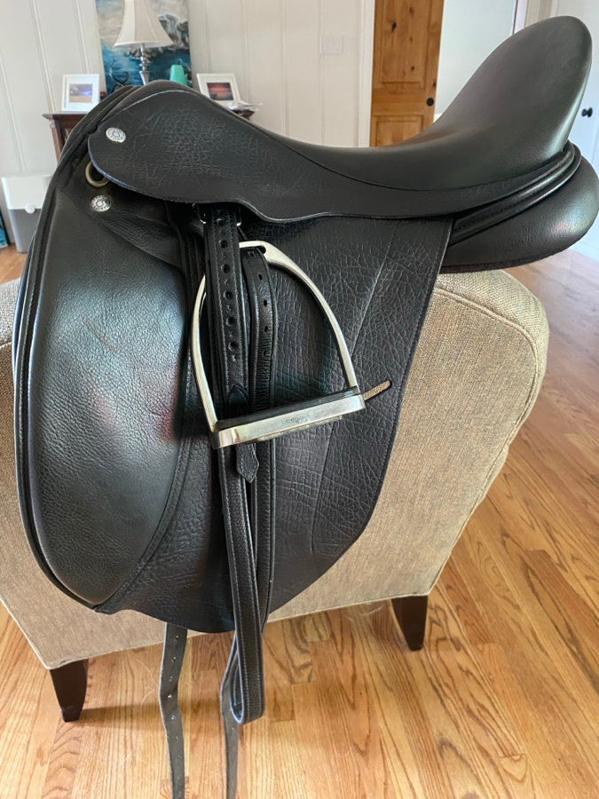 FRANK BAINES 2021 18” Frank Baines Pirouette Saddle