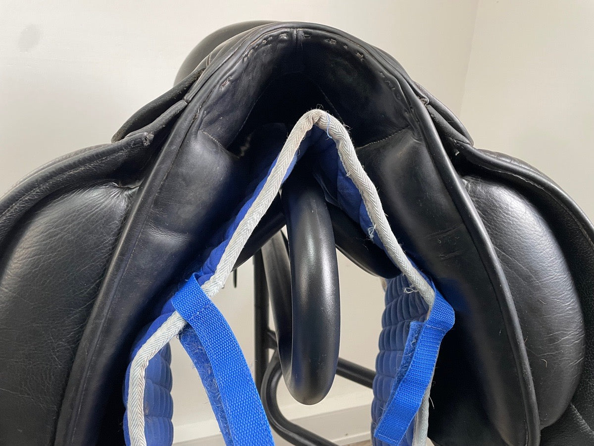 17.5” Custom Advantage  - 2007 - adjustable medium wide