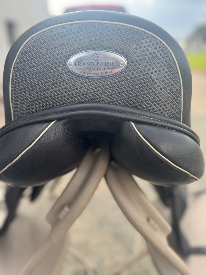 FRANK BAINES Frank Baines 18” Dressage Saddle (5)