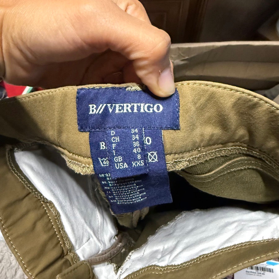 Women’s XXS Tan B Vertigo Knee Patch Horseback Riding Breeches. Good Condition.