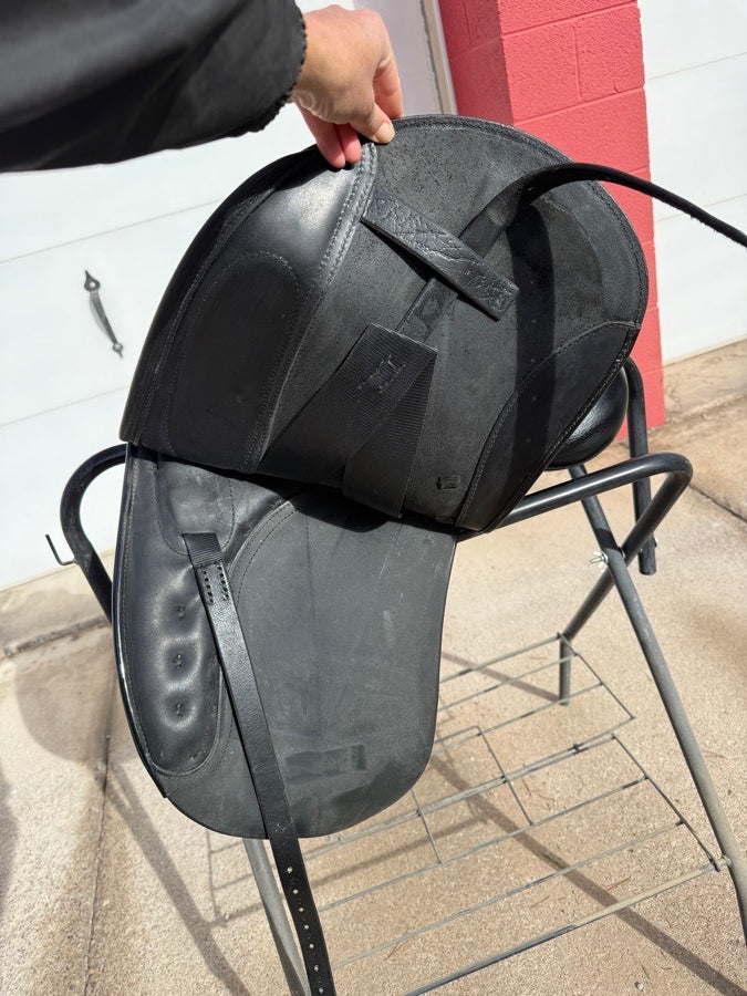 OTHER Superior Saddlery Dressage Saddle (5)