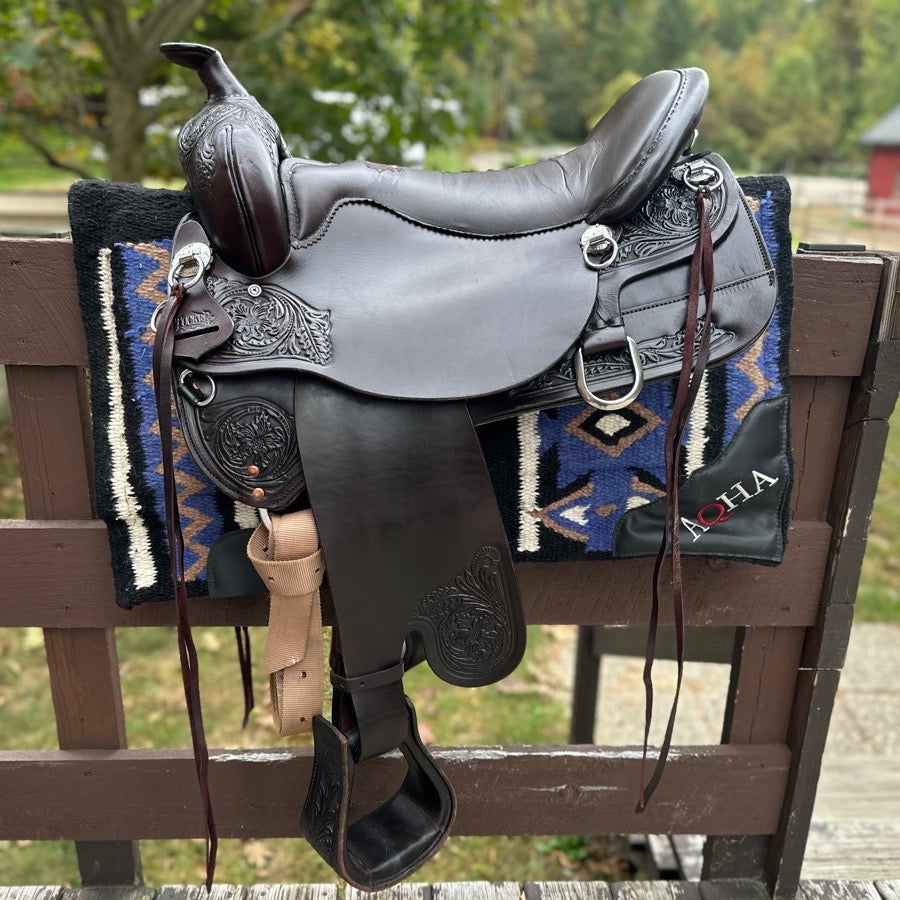 Tucker Meadow Creek 17.5 seat w/full skirt + wide tree