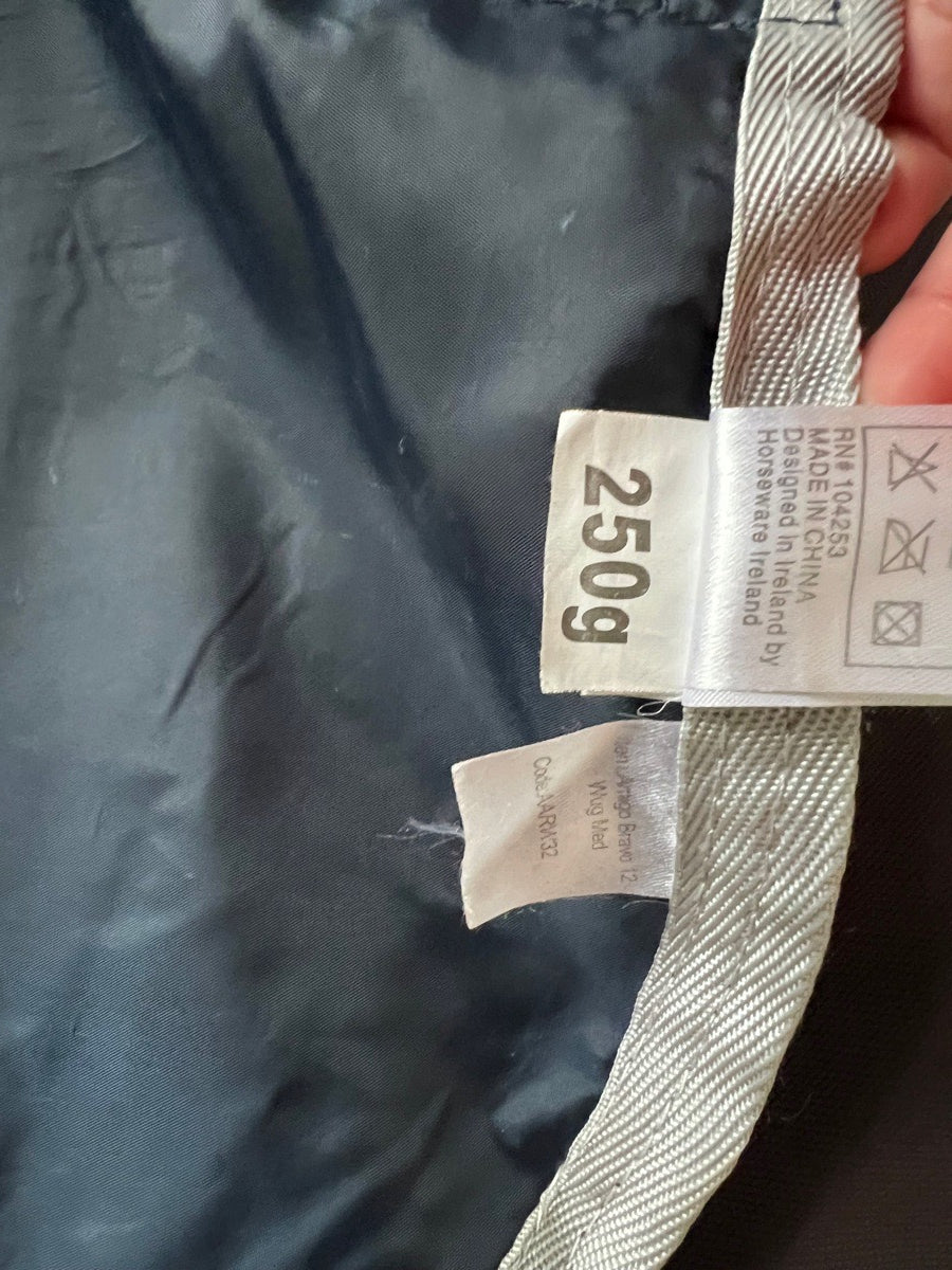 Size 84 Amigo Medium weight horse blanket