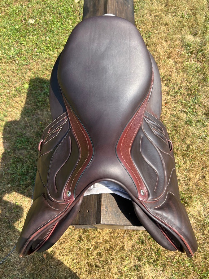 Spectacular 18” Devoucoux Biarritz Lab 3A