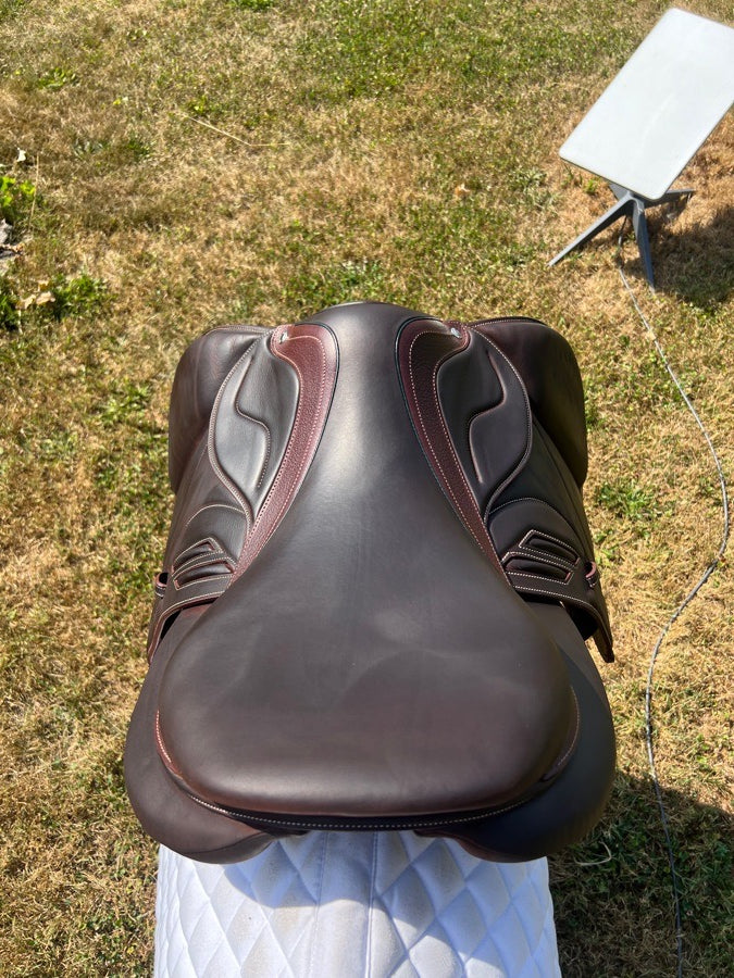 Spectacular 18” Devoucoux Biarritz Lab 3A