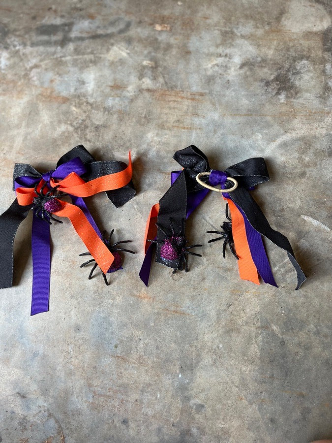 Spider  show bows