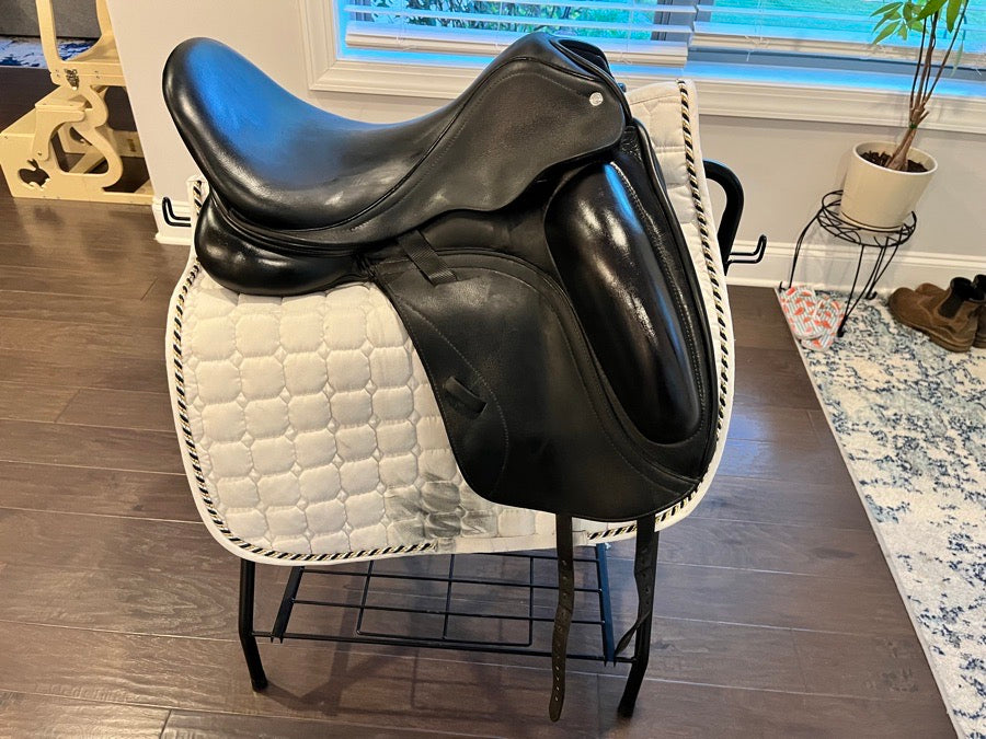 CUSTOM SADDLERY 2018 17.5” Custom Saddelry Dressage Saddle