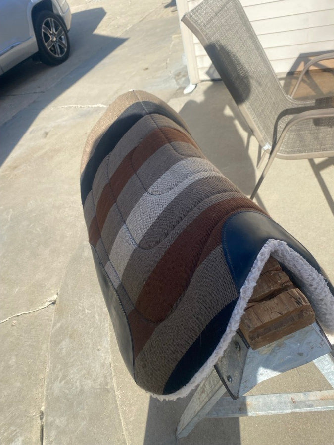 Black Frabtron saddle