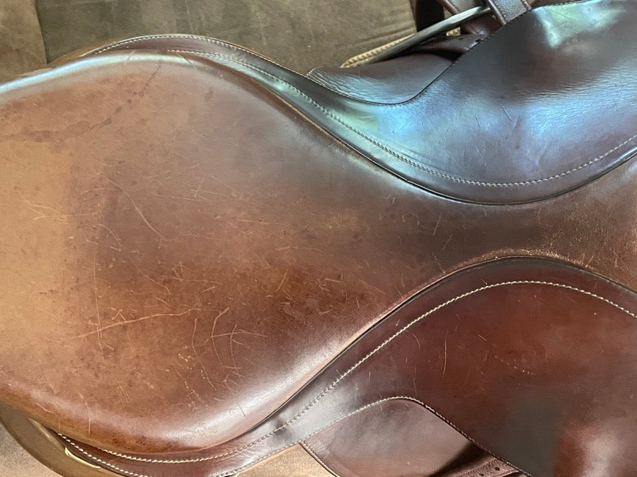 Bates Caprilli Close contact saddle