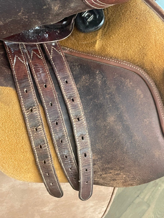 Bates Caprilli Close contact saddle