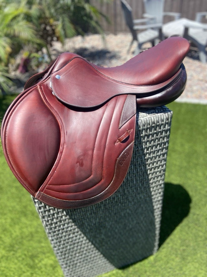 17.5 CWD 2012 Refurbished Hunter Saddle