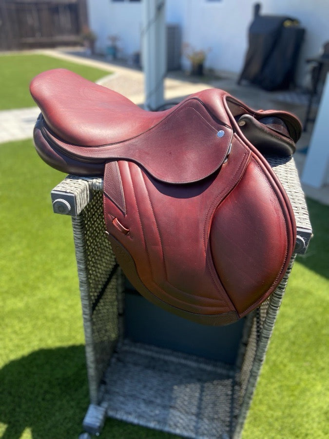 17.5 CWD 2012 Refurbished Hunter Saddle