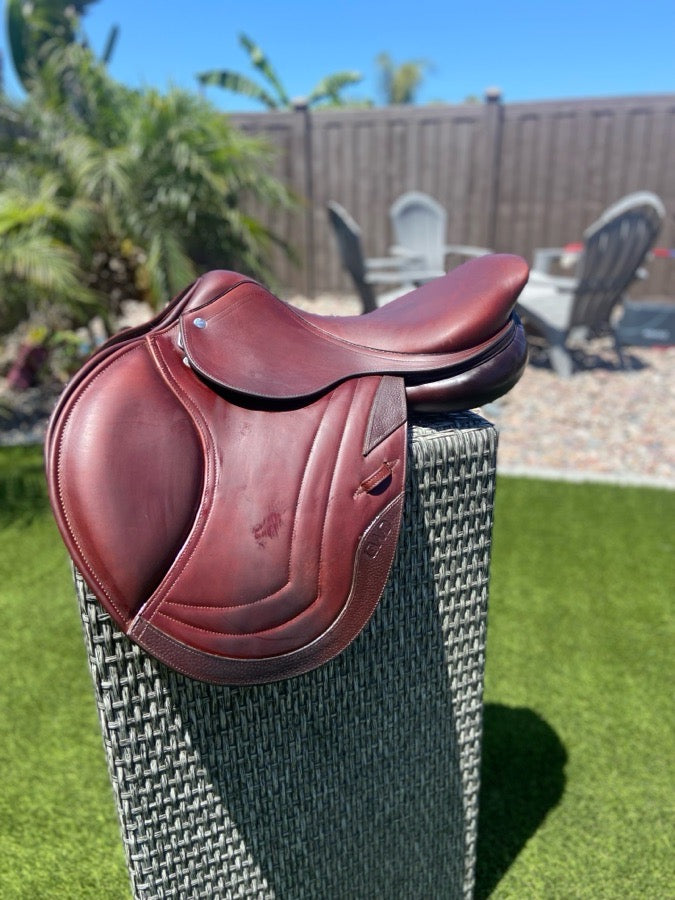 17.5 CWD 2012 Refurbished Hunter Saddle