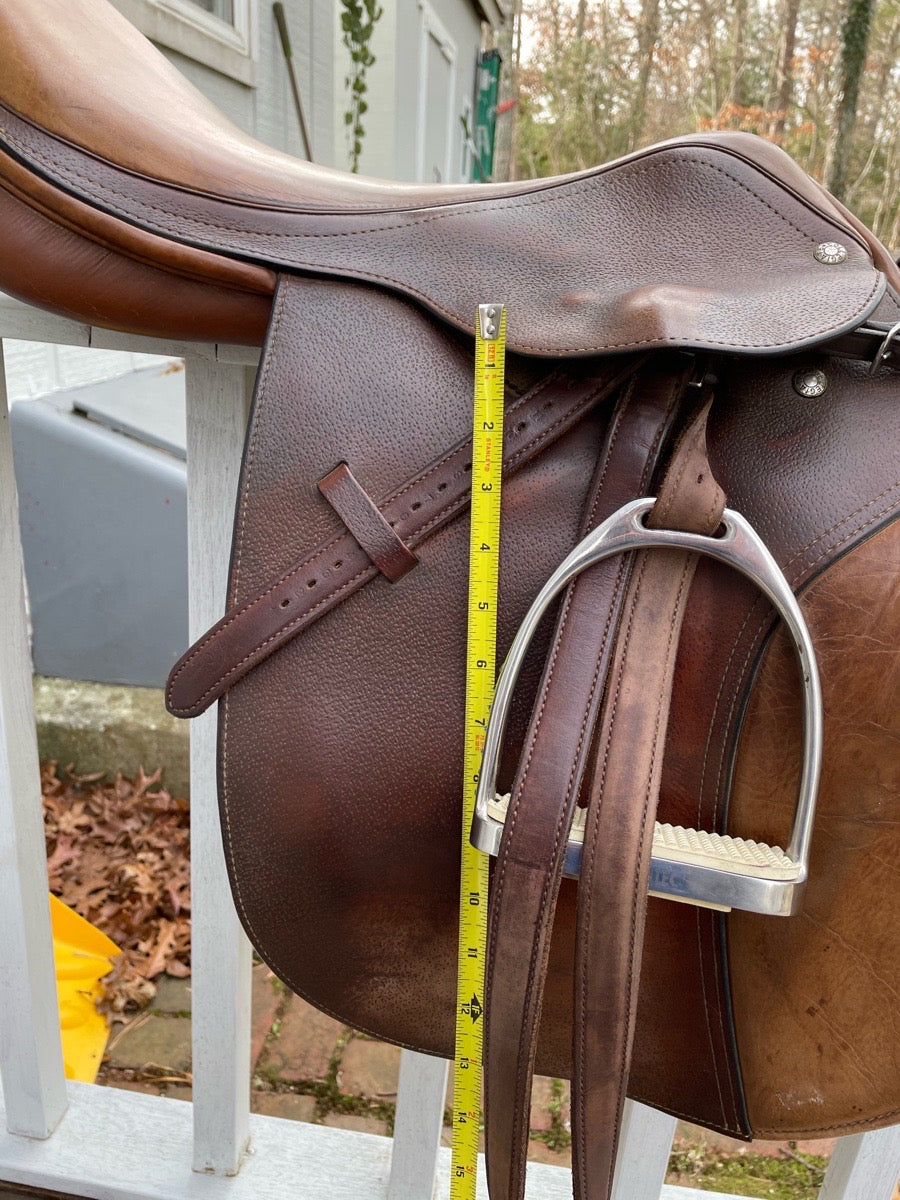 Collegiate Saddle