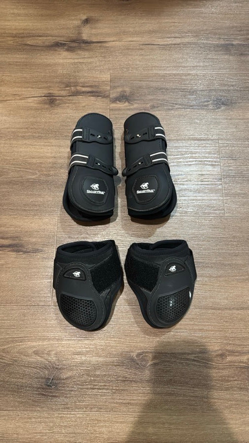 SmartPak Deluxe Open Front & Hind Boots. Size M
