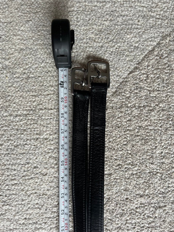 Dressage stirrup leathers