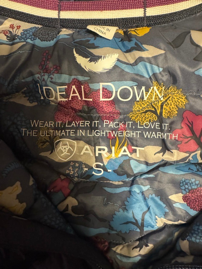 Ariat “Ideal Down” navy vest - Small