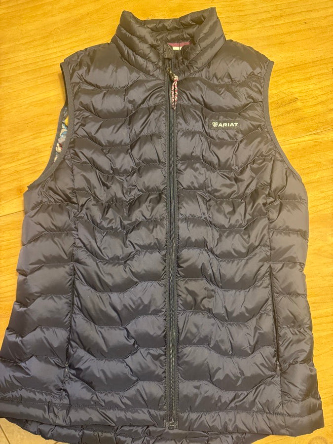Ariat “Ideal Down” navy vest - Small
