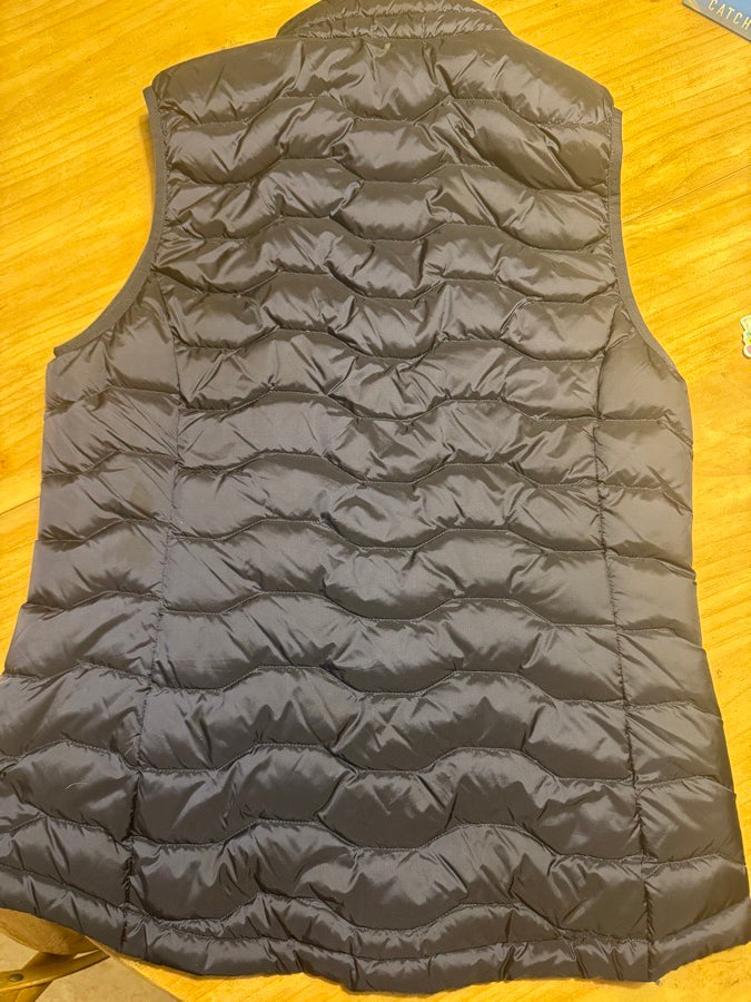 Ariat “Ideal Down” navy vest - Small