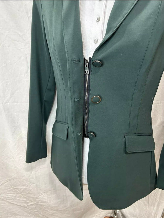 NWT Animo EVO Show Jacket Size IT42 US6