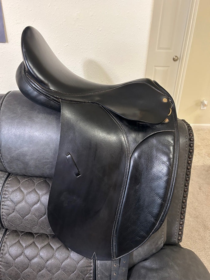 Collegiate Jessica 17.5” dressage saddle