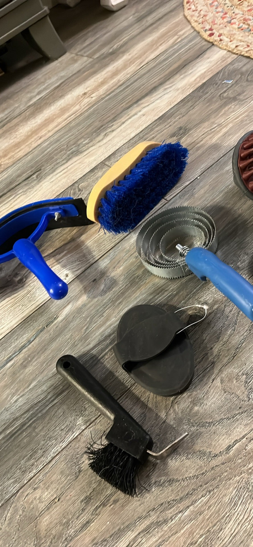 Horse grooming brushes